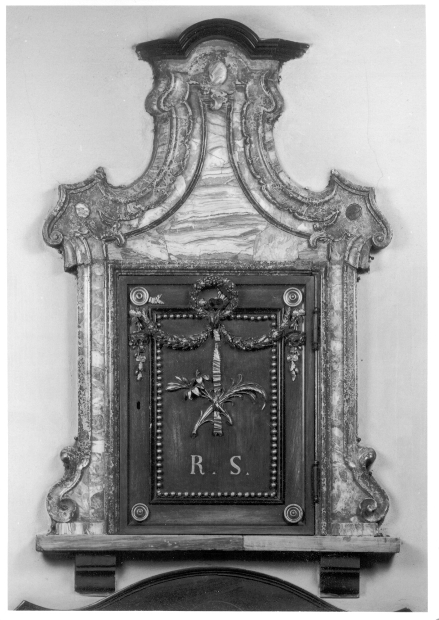 cornice a impostazione architettonica di armadio a muro, serie - ambito piemontese (ultimo quarto sec. XVIII)