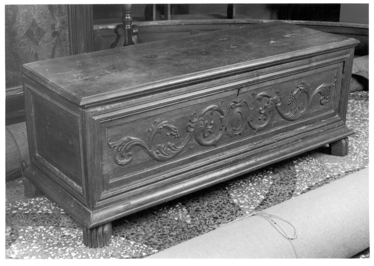 cassone, opera isolata - ambito della Valsesia (secondo quarto sec. XVII)