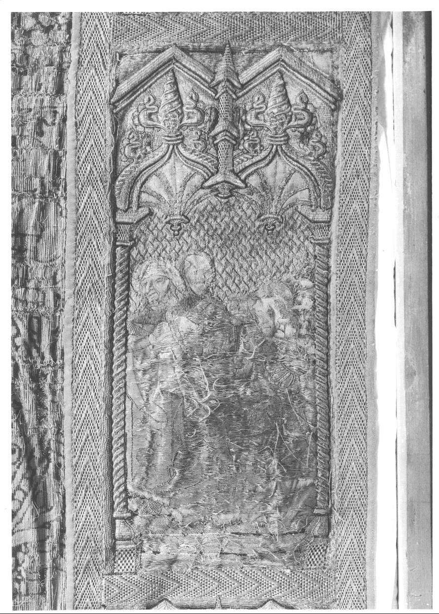 Cristo davanti a Caifa (decorazione a ricamo, elemento d'insieme) - bottega fiammingo-borgognona (terzo quarto sec. XV)
