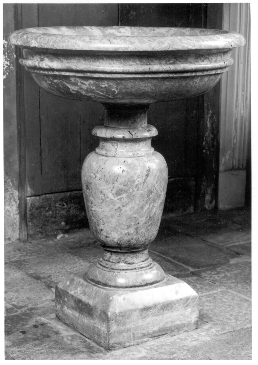 acquasantiera - a fusto, serie - ambito piemontese (seconda metà sec. XVIII)