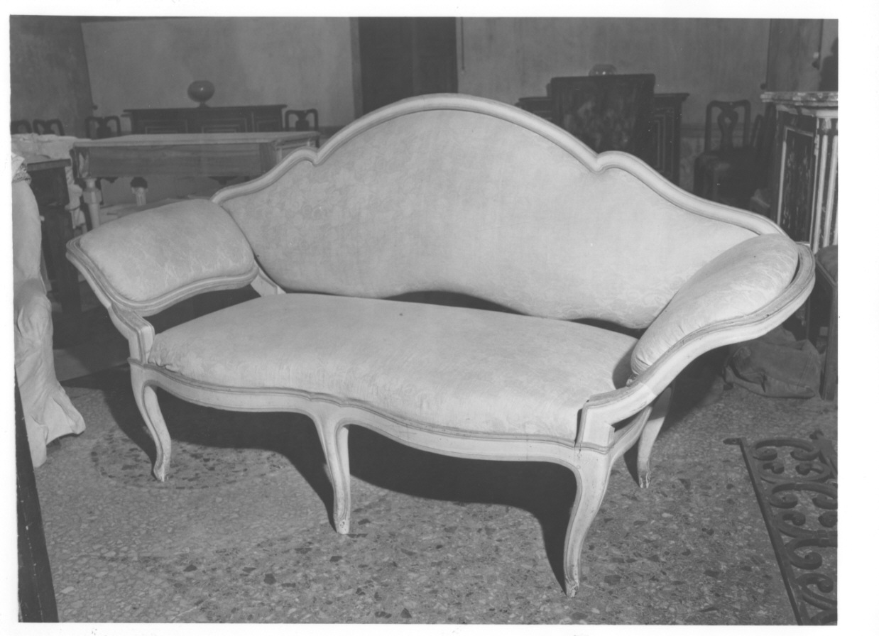 divano - a ventaglio, opera isolata - ambito piemontese (terzo quarto sec. XVIII)