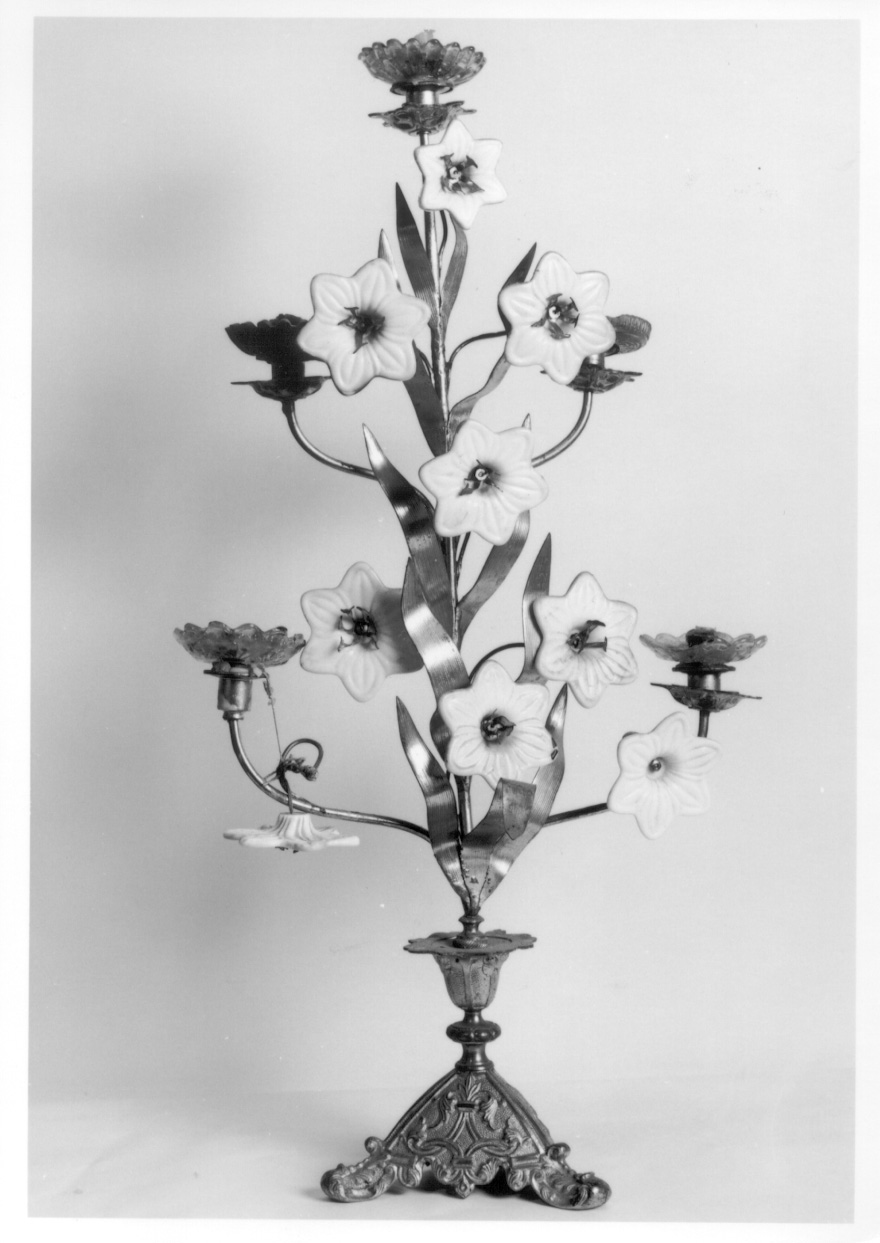 fiori (candelabro, opera isolata) di Bertarelli Fratelli Ditta (attribuito) (primo quarto sec. XX)