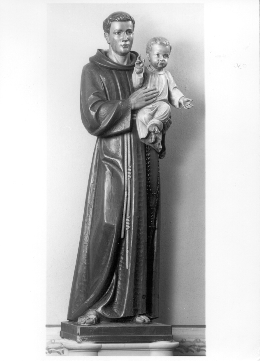 Sant'Antonio da Padova (gruppo scultoreo, opera isolata) di Perathoner Ferdinando (prima metà sec. XX)