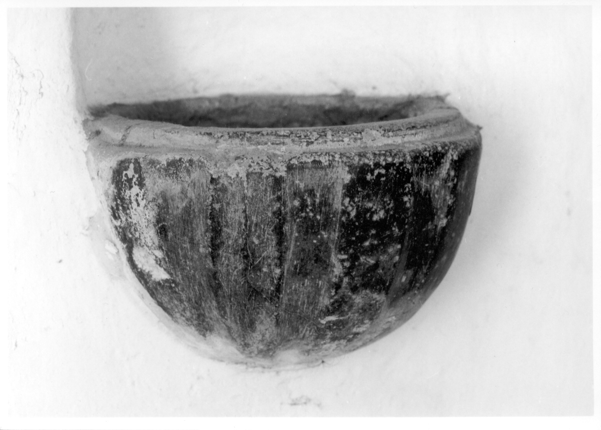 acquasantiera da parete, opera isolata - ambito vercellese (seconda metà sec. XVIII)