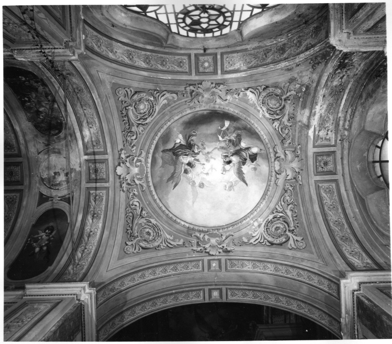 gloria d'angeli e colomba dello Spirito Santo (dipinto, opera isolata) di Gambini Luigi, Atzori Felice (secondo quarto sec. XX)