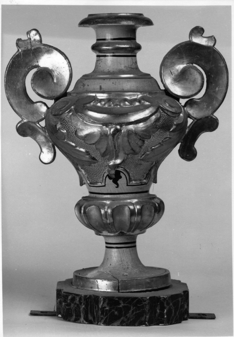 vaso d'altare per composizione floreale, serie - bottega ligure (seconda metà sec. XIX)