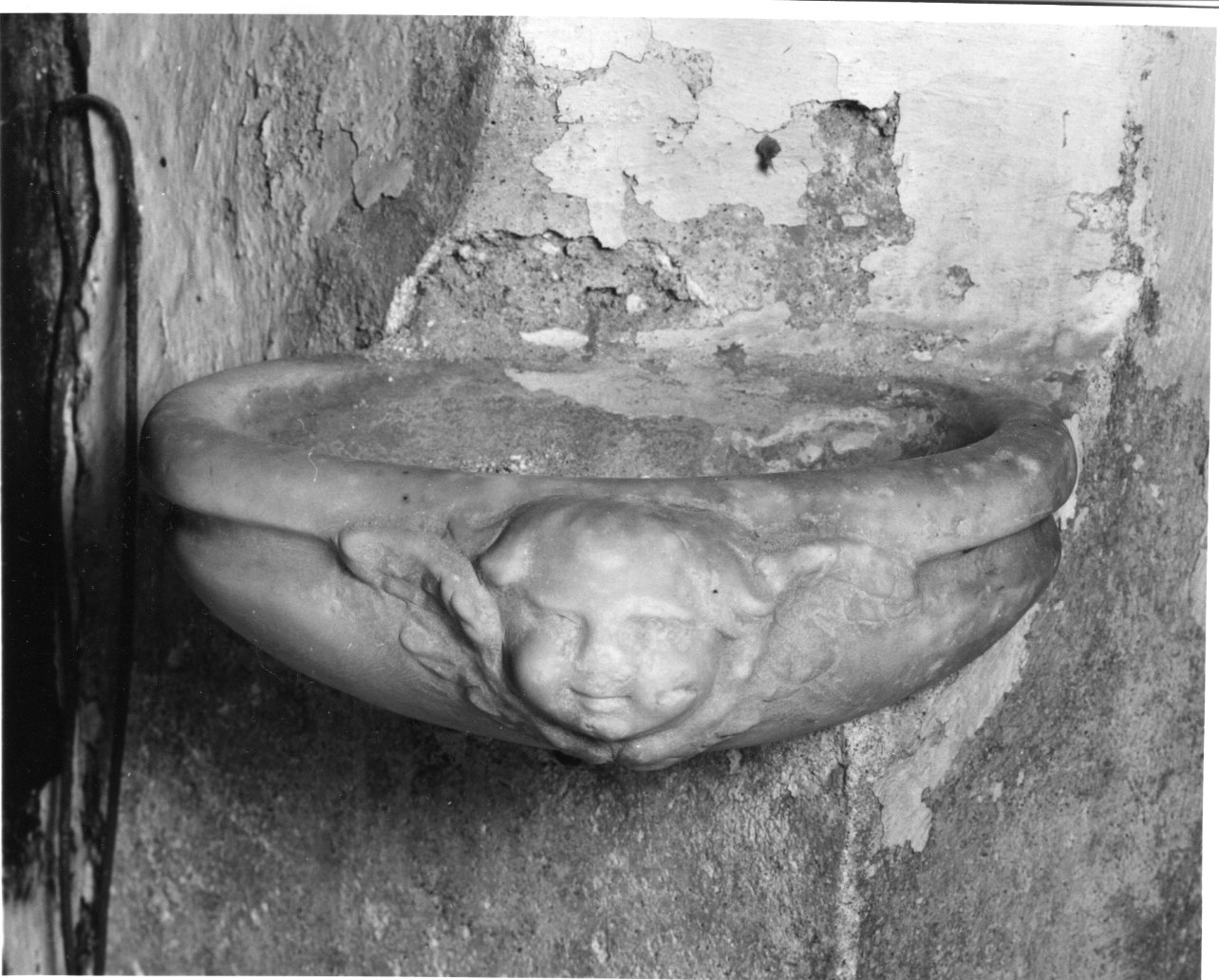 acquasantiera da parete, opera isolata - ambito ligure (prima metà sec. XVII)