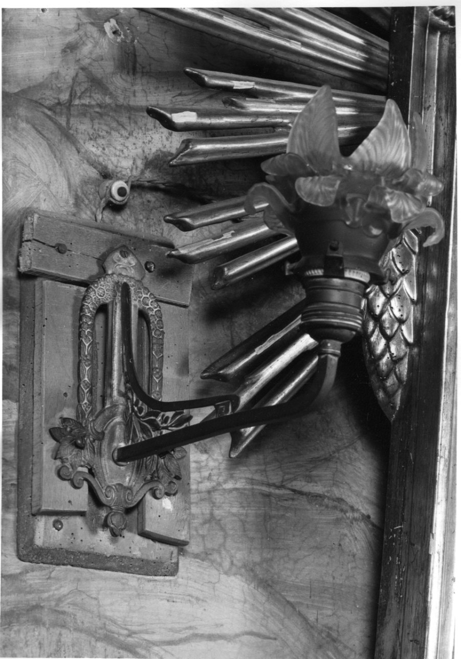 lampada - a muro, serie - ambito ligure-piemontese (secondo quarto sec. XX)