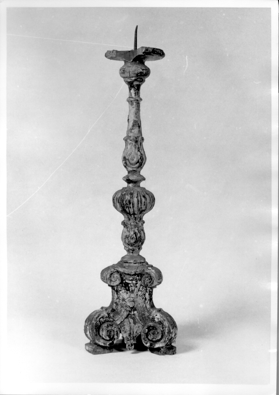 candeliere d'altare, opera isolata - ambito ligure-piemontese (prima metà sec. XVIII)