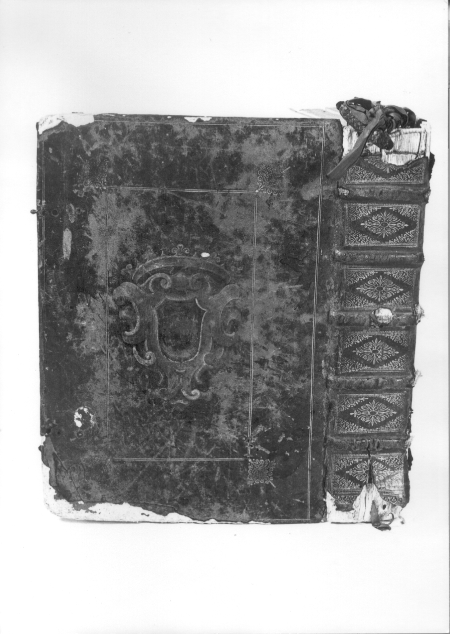 coperta di libro liturgico, opera isolata - produzione italiana (ultimo quarto sec. XVII)