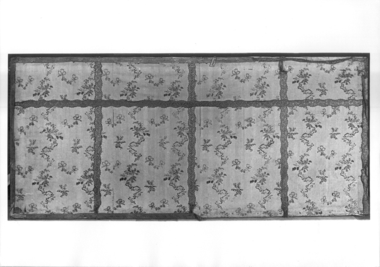 paliotto, opera isolata - manifattura italiana, manifattura francese (terzo quarto sec. XVIII)