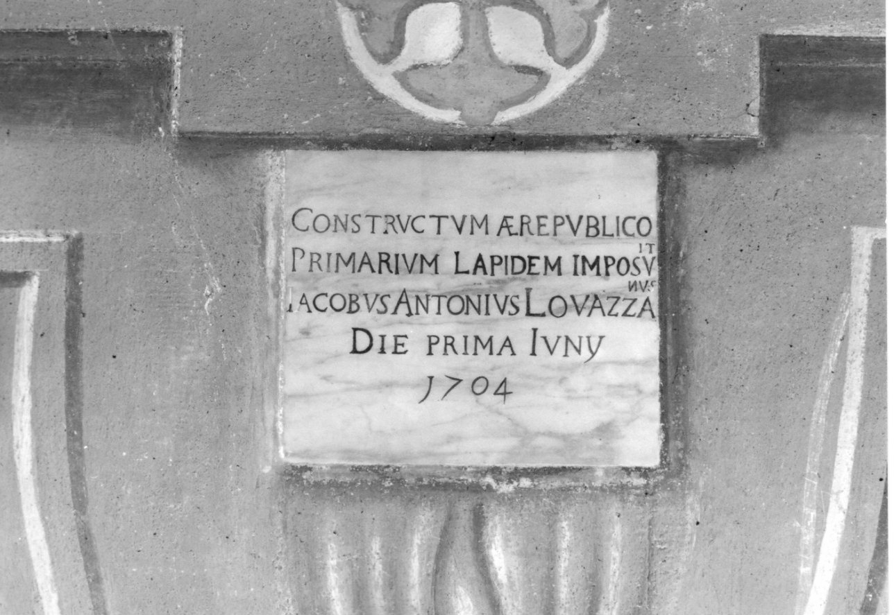 lapide commemorativa, opera isolata - ambito piemontese (inizio sec. XVIII)