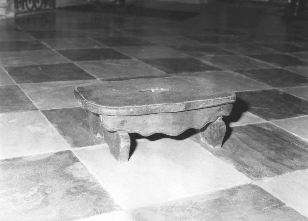 poggiapiedi, opera isolata - ambito genovese (sec. XVIII)