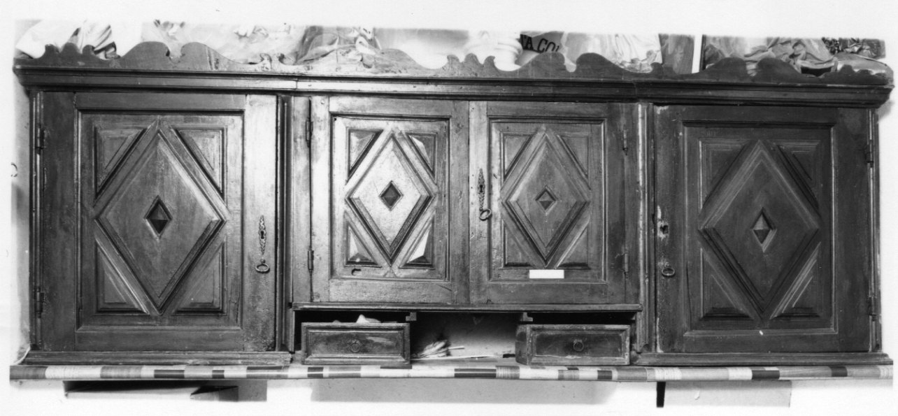 armadio da sacrestia, frammento - ambito genovese (metà sec. XVII)