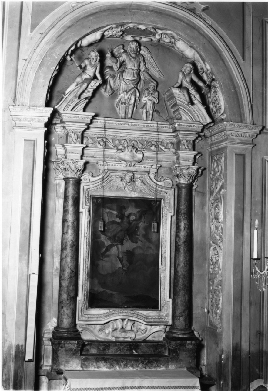 San Michele Arcangelo combatte il drago (mostra d'altare, opera isolata) - ambito luganese (ultimo quarto sec. XVII)