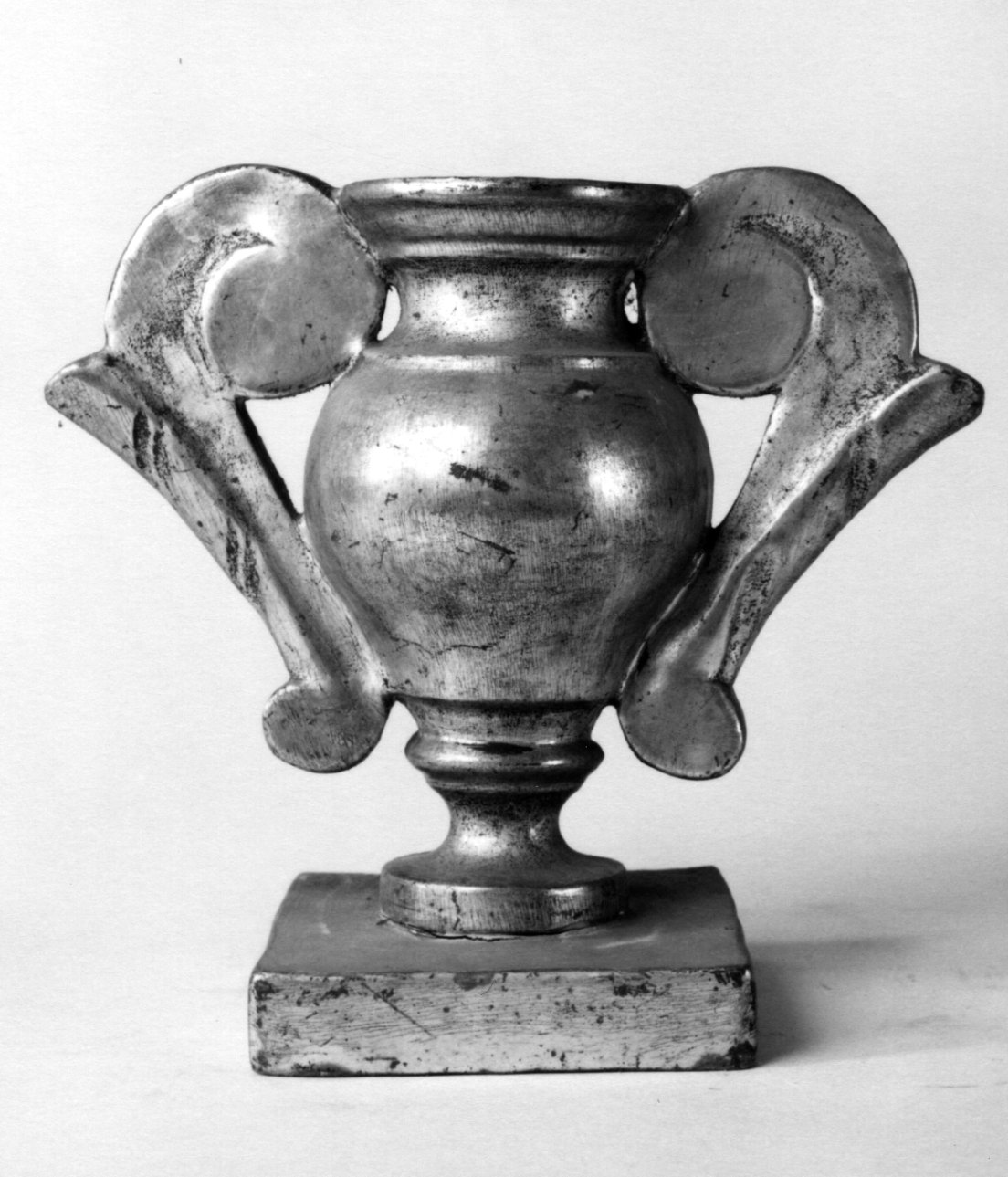vaso d'altare per composizione floreale, serie - ambito piemontese (prima metà sec. XIX)