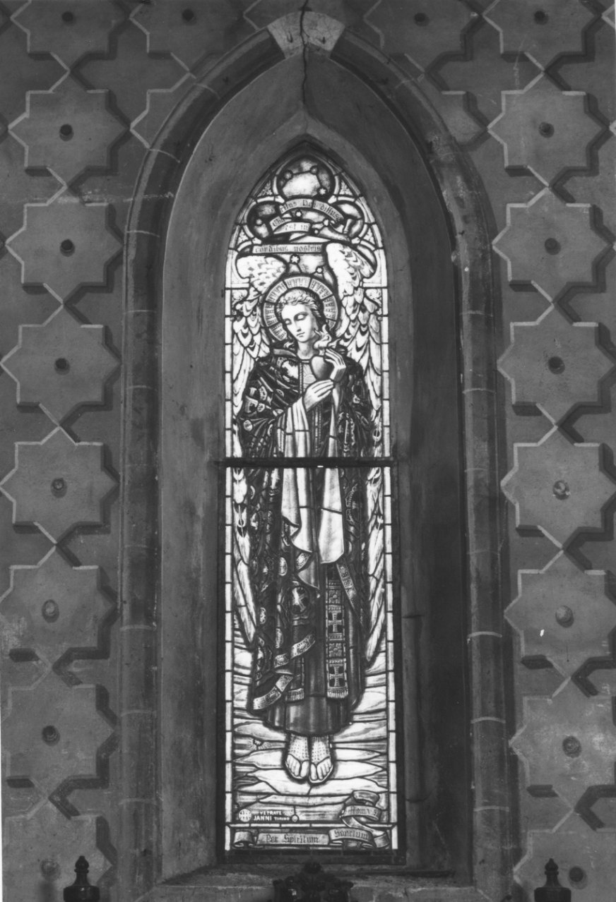 Carità (vetrata, opera isolata) di Janni Ditta (prima metà sec. XX)