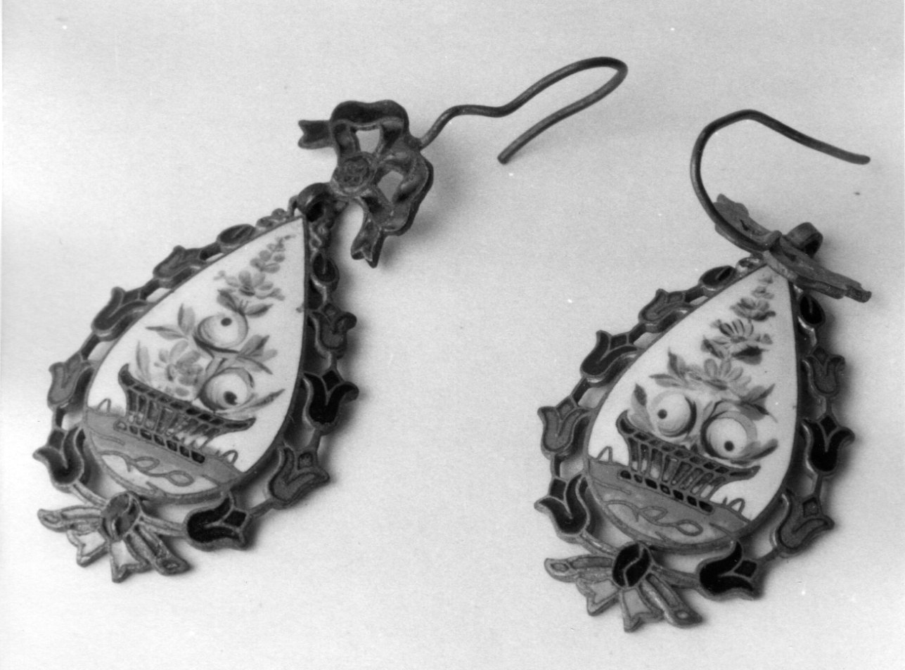 orecchino, opera isolata - ambito ligure-piemontese (inizio sec. XX)