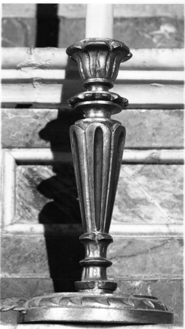 candeliere, serie - bottega piemontese (primo quarto sec. XX)