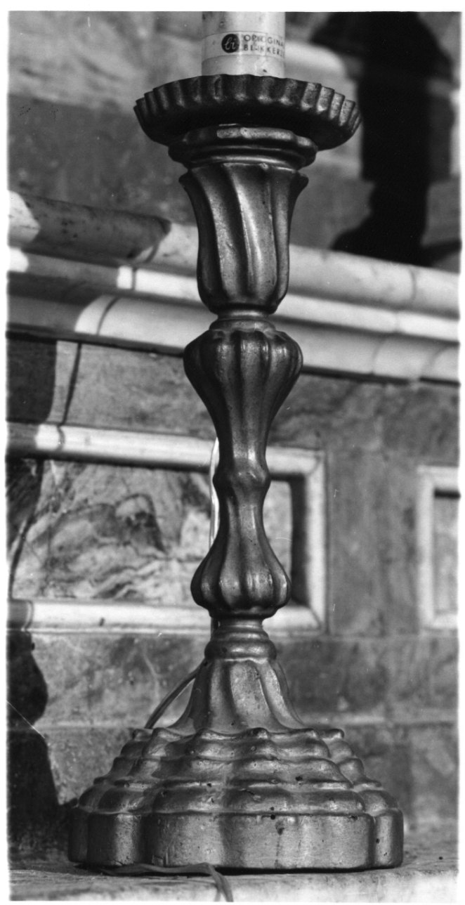 candeliere, serie - bottega piemontese (primo quarto sec. XX)