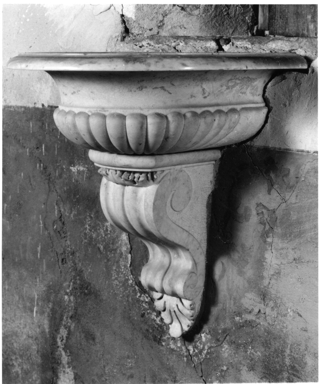 acquasantiera da parete, opera isolata - bottega astigiana (seconda metà sec. XIX)