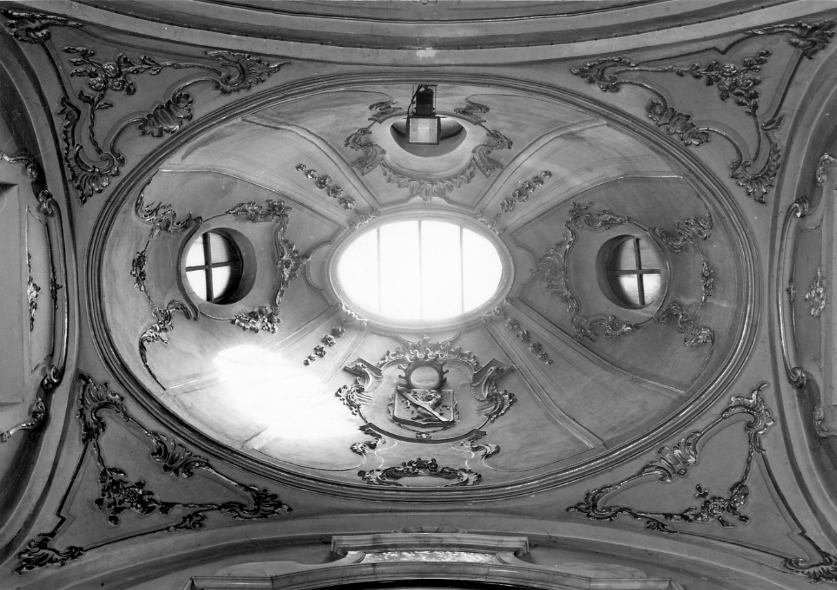 stemma gentilizio della famiglia Corsi di Viano (decorazione plastica, opera isolata) - ambito astigiano (terzo quarto sec. XVIII)