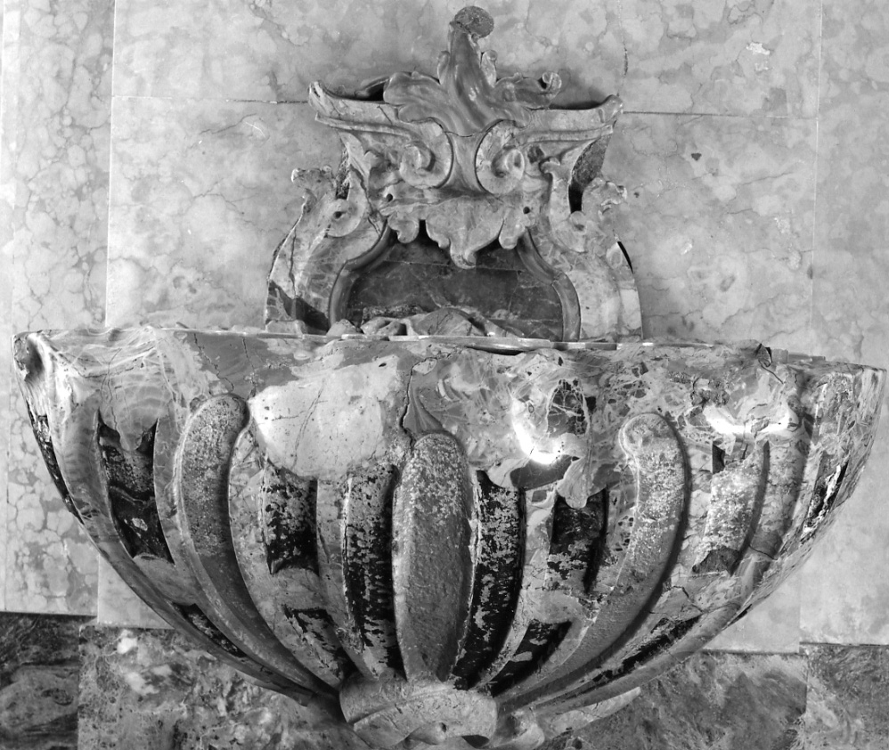 acquasantiera da parete, opera isolata di Giudice Bernardo, Pistone Gaetano (terzo quarto sec. XVIII)