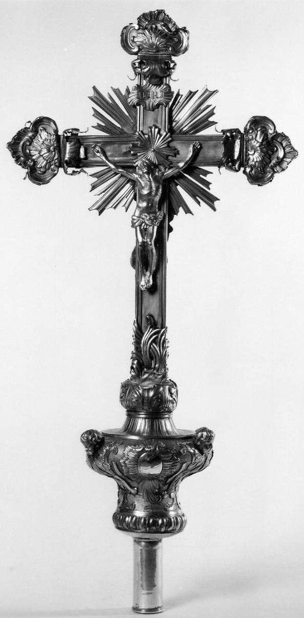 Cristo crocifisso dolente (croce processionale, opera isolata) di Minutto Carlo Bartolomeo (metà sec. XVIII)