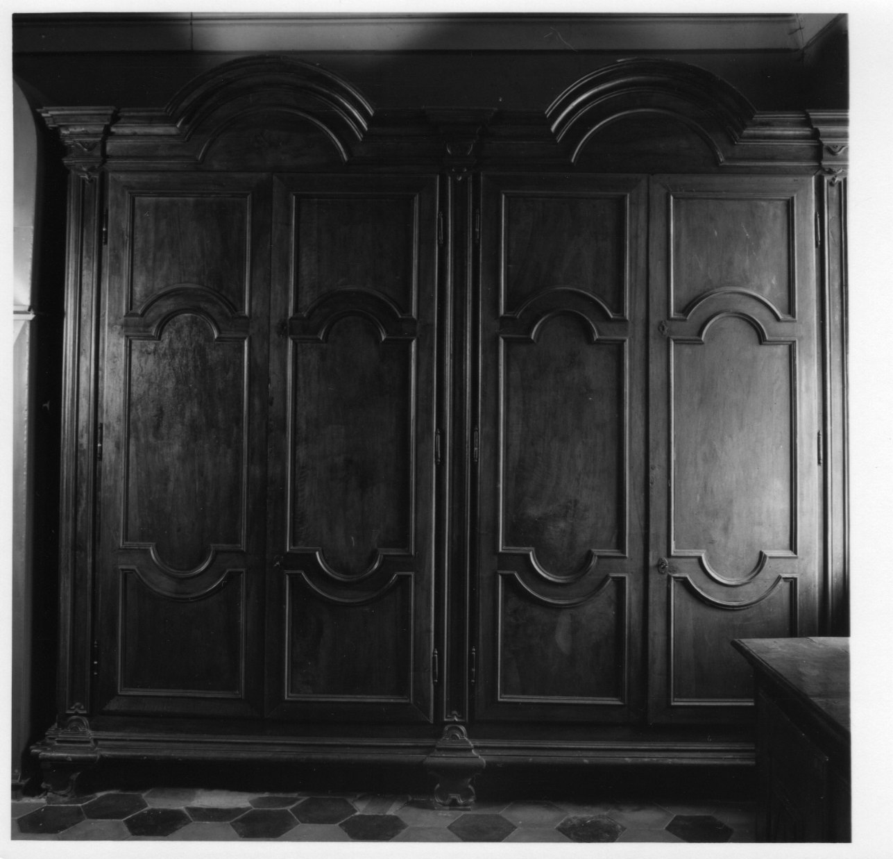 armadio, opera isolata - bottega astigiana (ultimo quarto sec. XVIII)