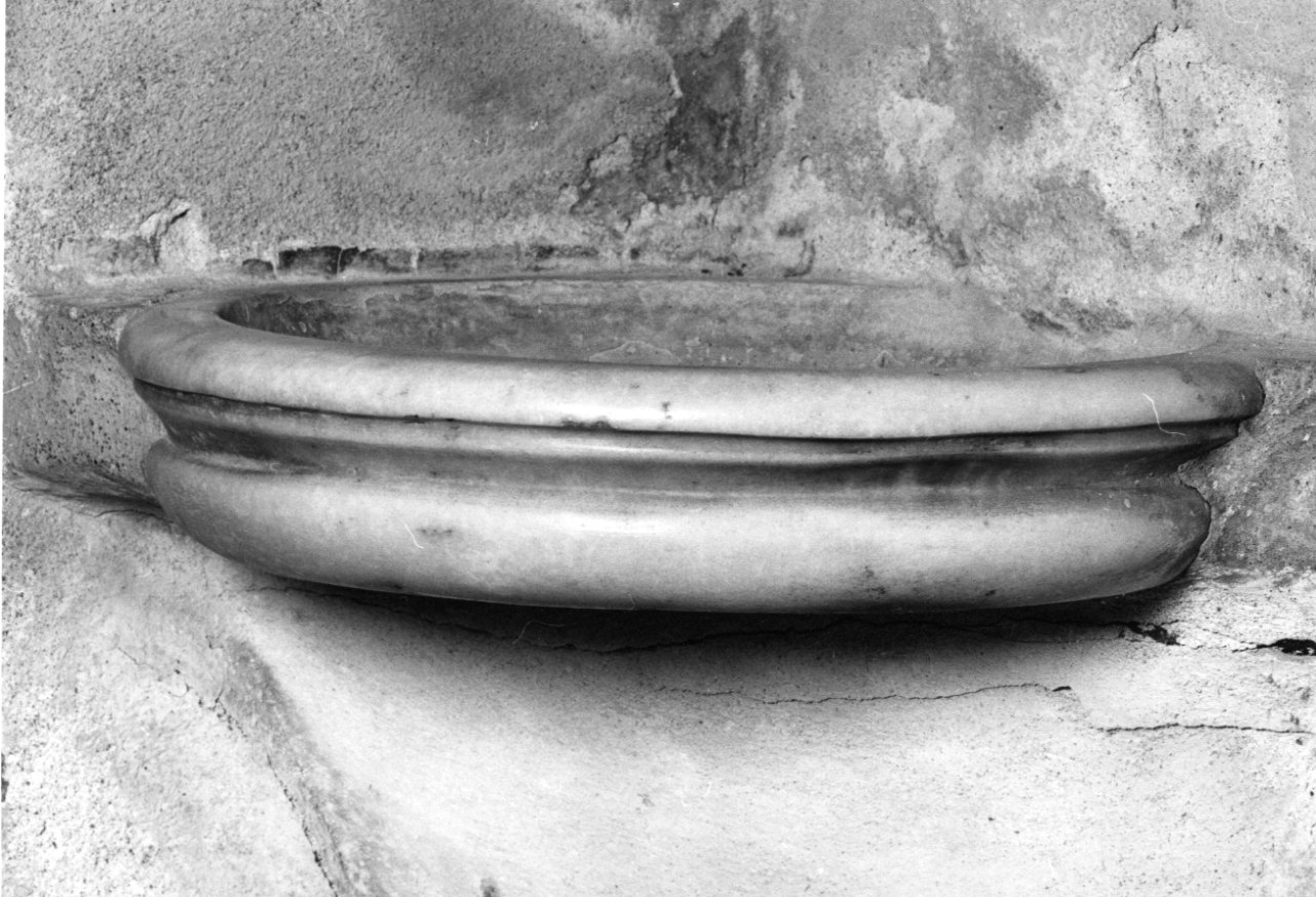 acquasantiera da parete, opera isolata - ambito astigiano (sec. XVIII)