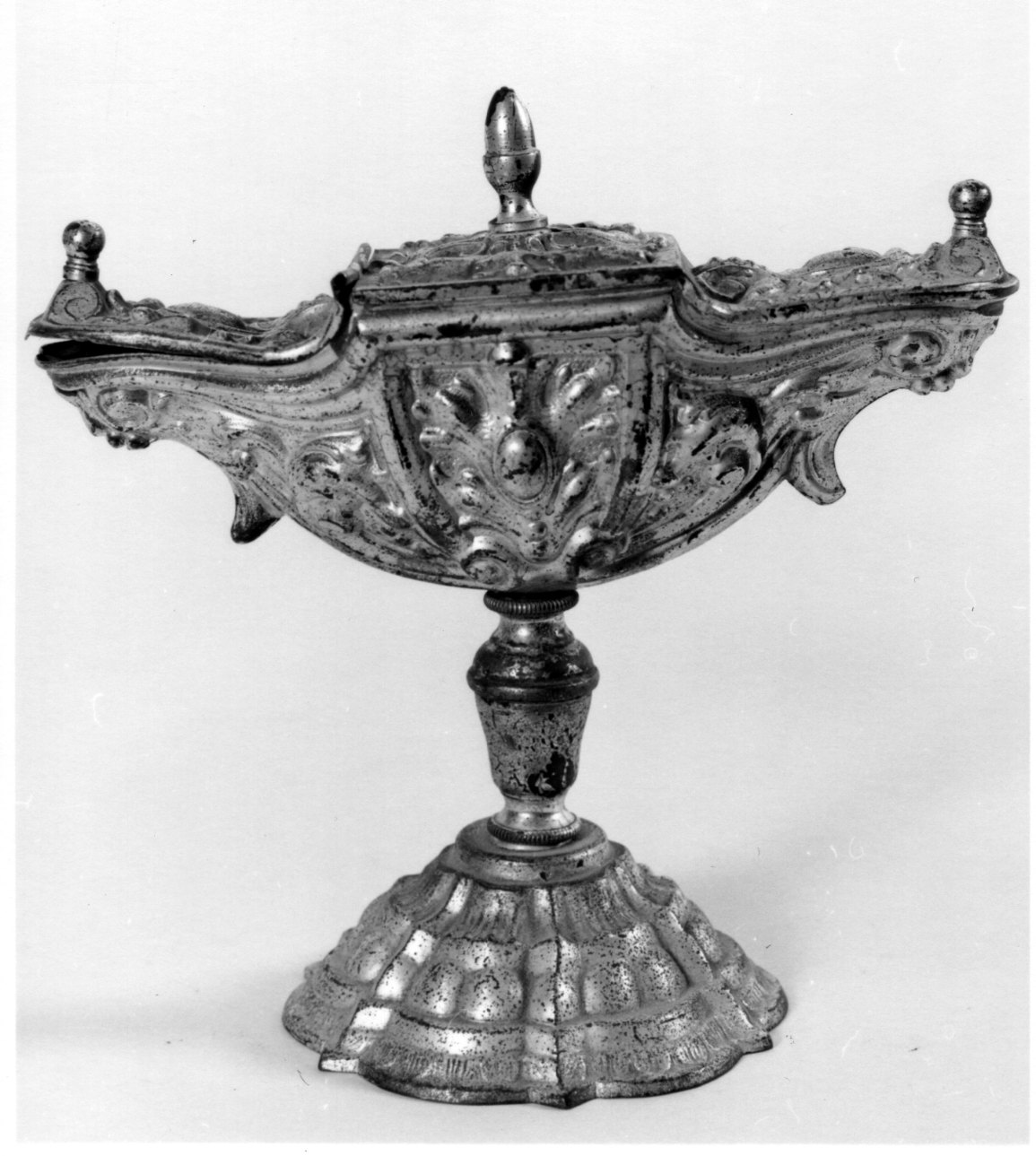 navicella portaincenso, opera isolata - bottega piemontese (secondo quarto sec. XIX)