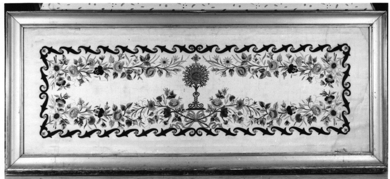 ostensorio e motivi vegetali (paliotto, opera isolata) - manifattura italiana (seconda metà sec. XIX)