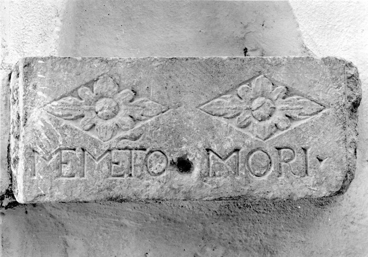 acquasantiera da parete, opera isolata - bottega astigiana (sec. XVII)