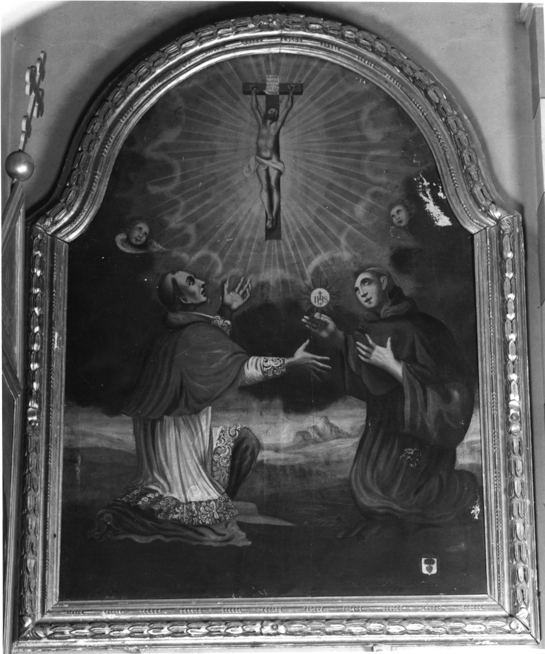 San Pietro di Lussemburgo e San Bernardino da Siena in adorazione del crocifisso (dipinto, opera isolata) - ambito piemontese (metà sec. XVII)