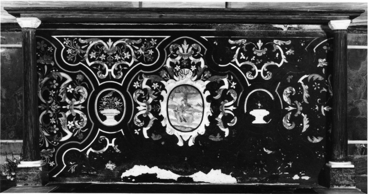 motivi decorativi geometrici e vegetali (paliotto) - bottega piemontese (prima metà sec. XVIII)