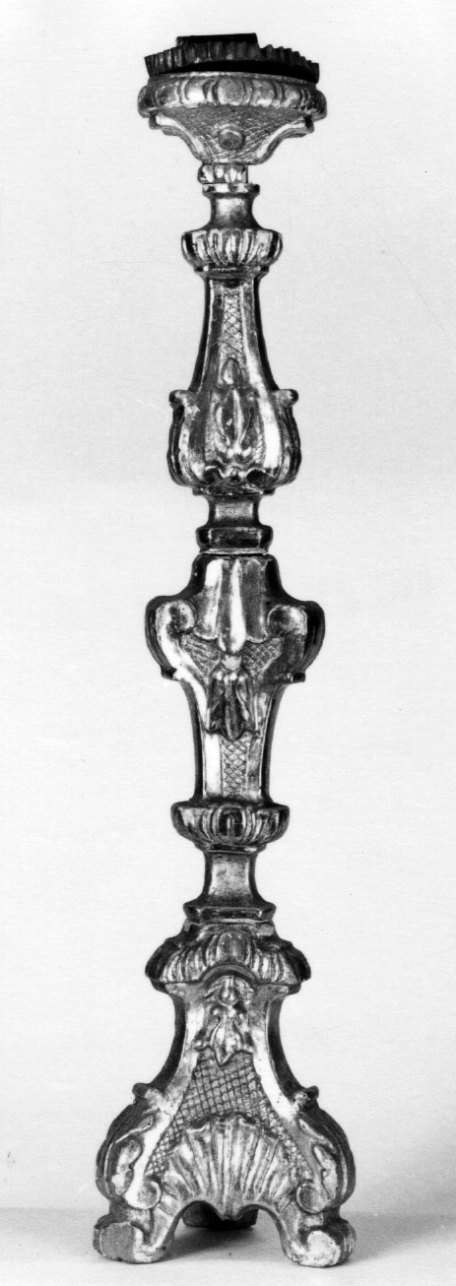 candeliere d'altare, serie - bottega piemontese (sec. XVIII)
