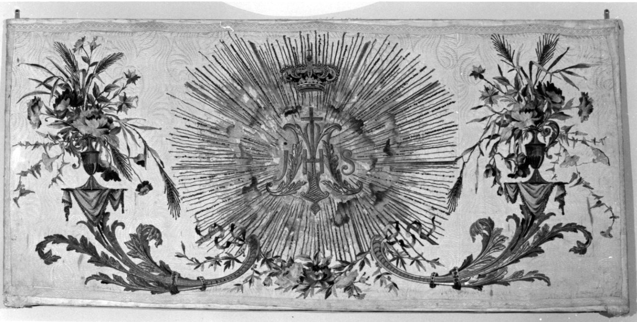 monogramma cristologico (paliotto, opera isolata) - manifattura piemontese (fine/inizio, prima metà secc. XVIII/ XIX, sec. XX)