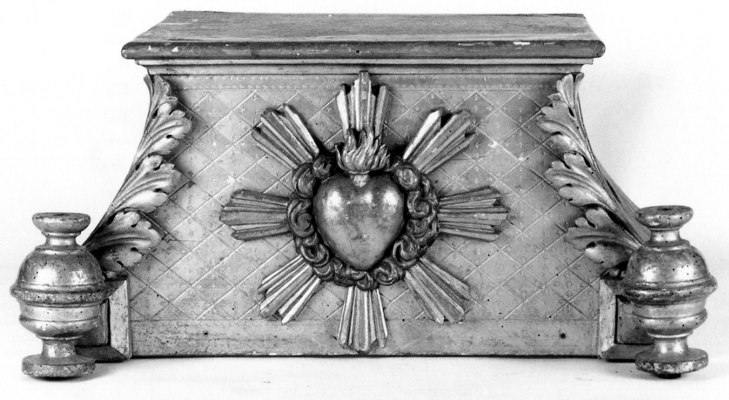 Sacro Cuore di Gesù (cimasa, elemento d'insieme) - bottega piemontese (seconda metà, inizio sec. XVIII, sec. XIX)