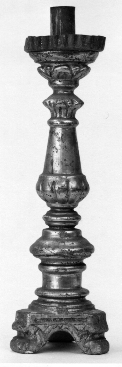 candeliere d'altare, serie - bottega piemontese (ultimo quarto sec. XVIII)