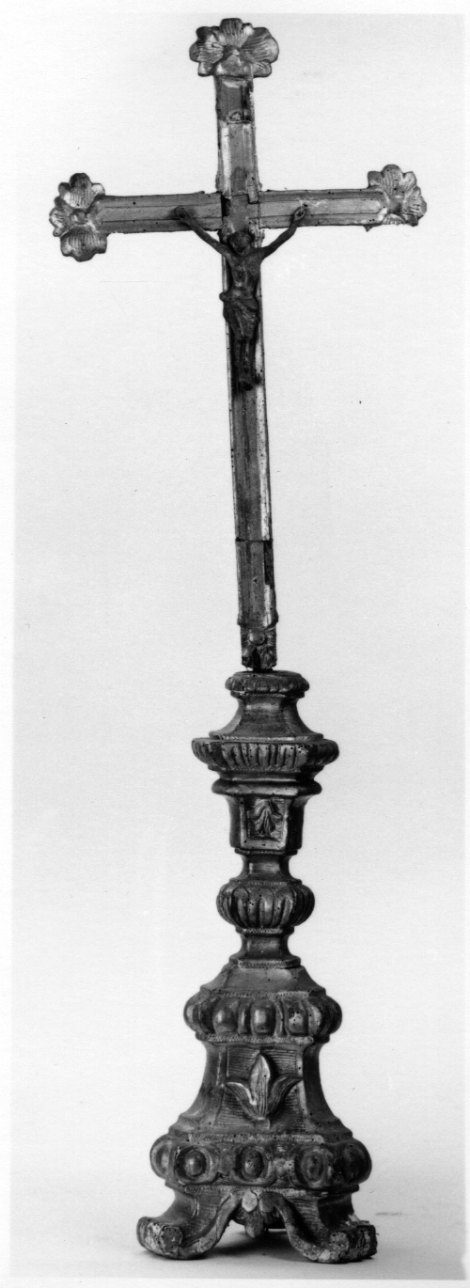 Cristo crocifisso (croce d'altare, opera isolata) - bottega piemontese (secondo quarto sec. XVIII)