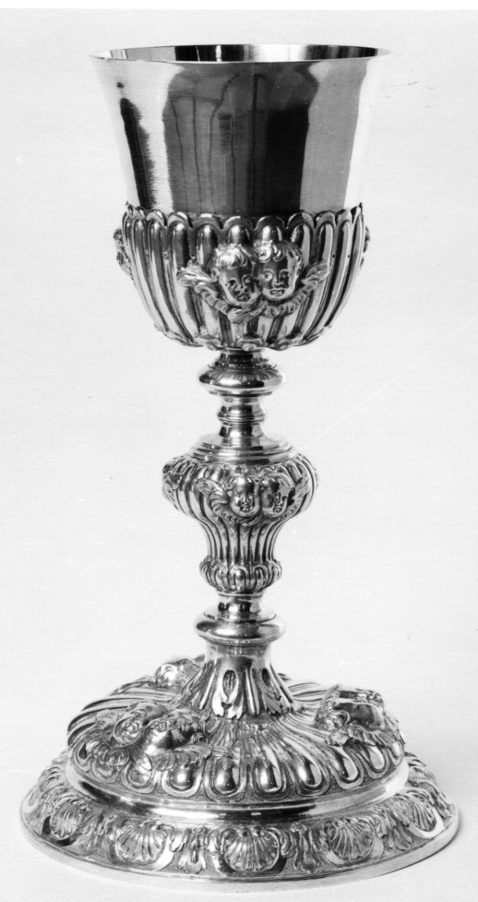 cherubini e motivi decorativi a volute (calice, opera isolata) - bottega piemontese (prima metà sec. XVIII)