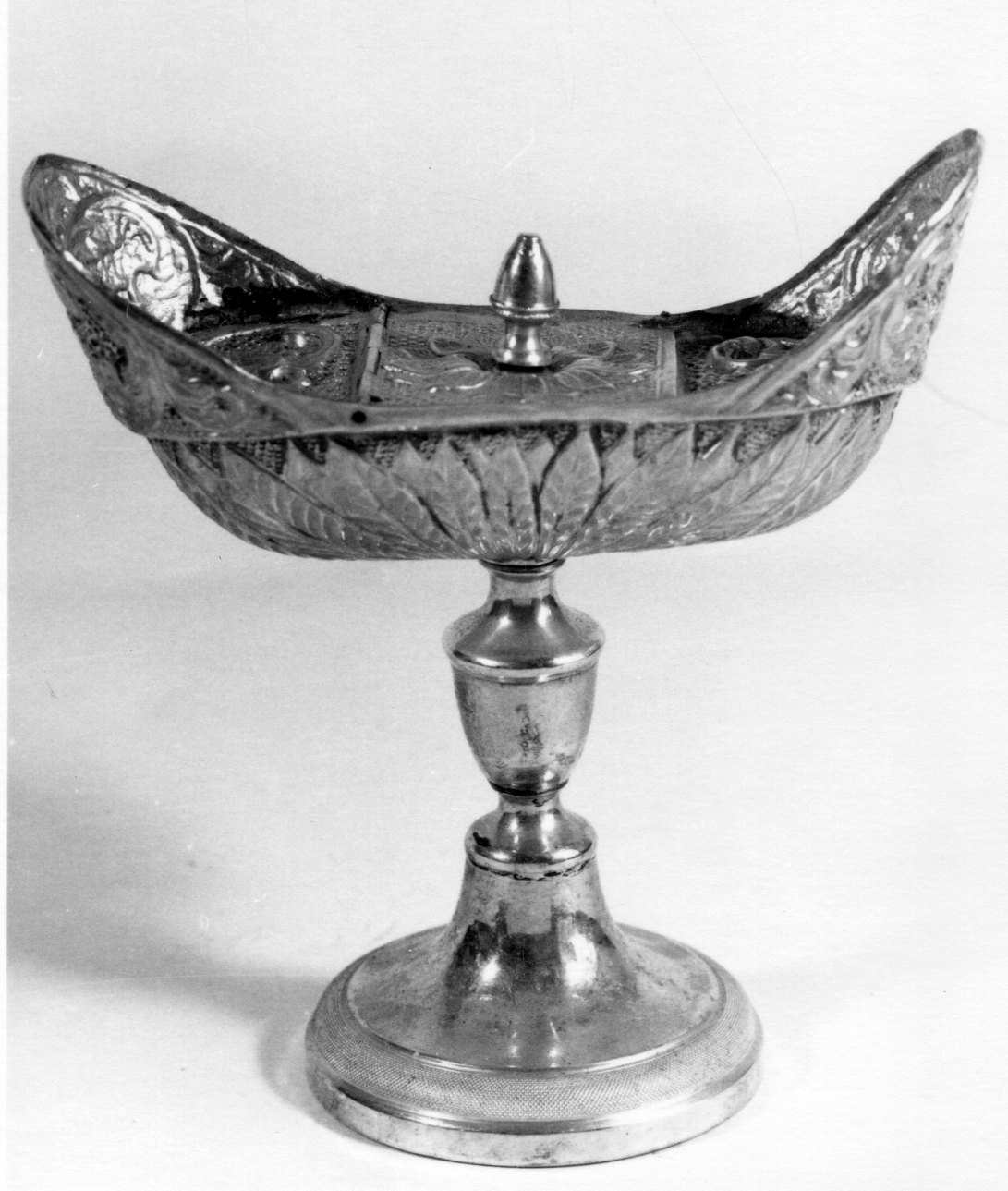 motivi decorativi vegetali (navicella portaincenso, opera isolata) - bottega piemontese (sec. XIX)