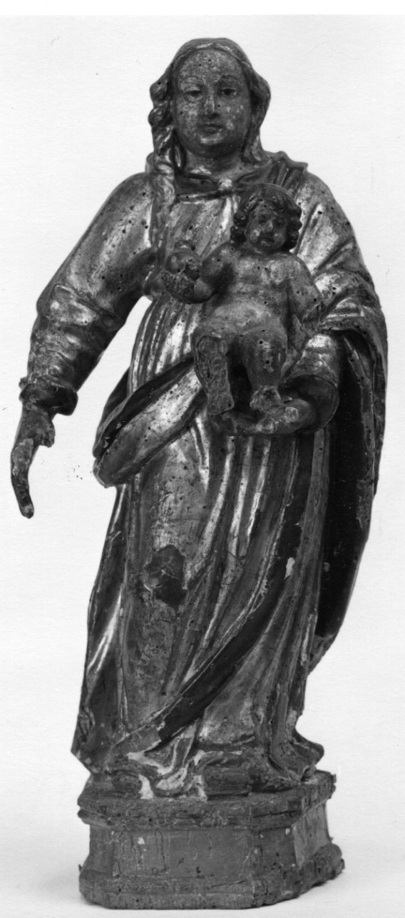 Madonna con Bambino (statuetta, opera isolata) - bottega savoiardo-piemontese (prima metà sec. XVII)