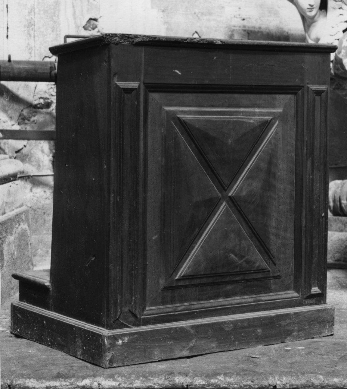 inginocchiatoio, opera isolata - bottega piemontese (secondo quarto sec. XVIII)