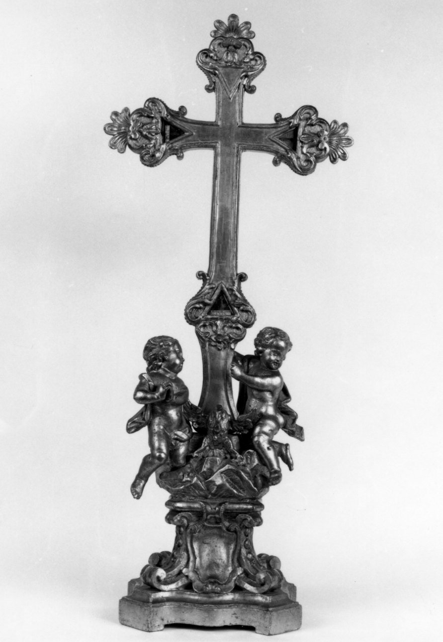 pellicano e angeli (reliquiario - a croce, opera isolata) - bottega piemontese (prima metà sec. XVIII)