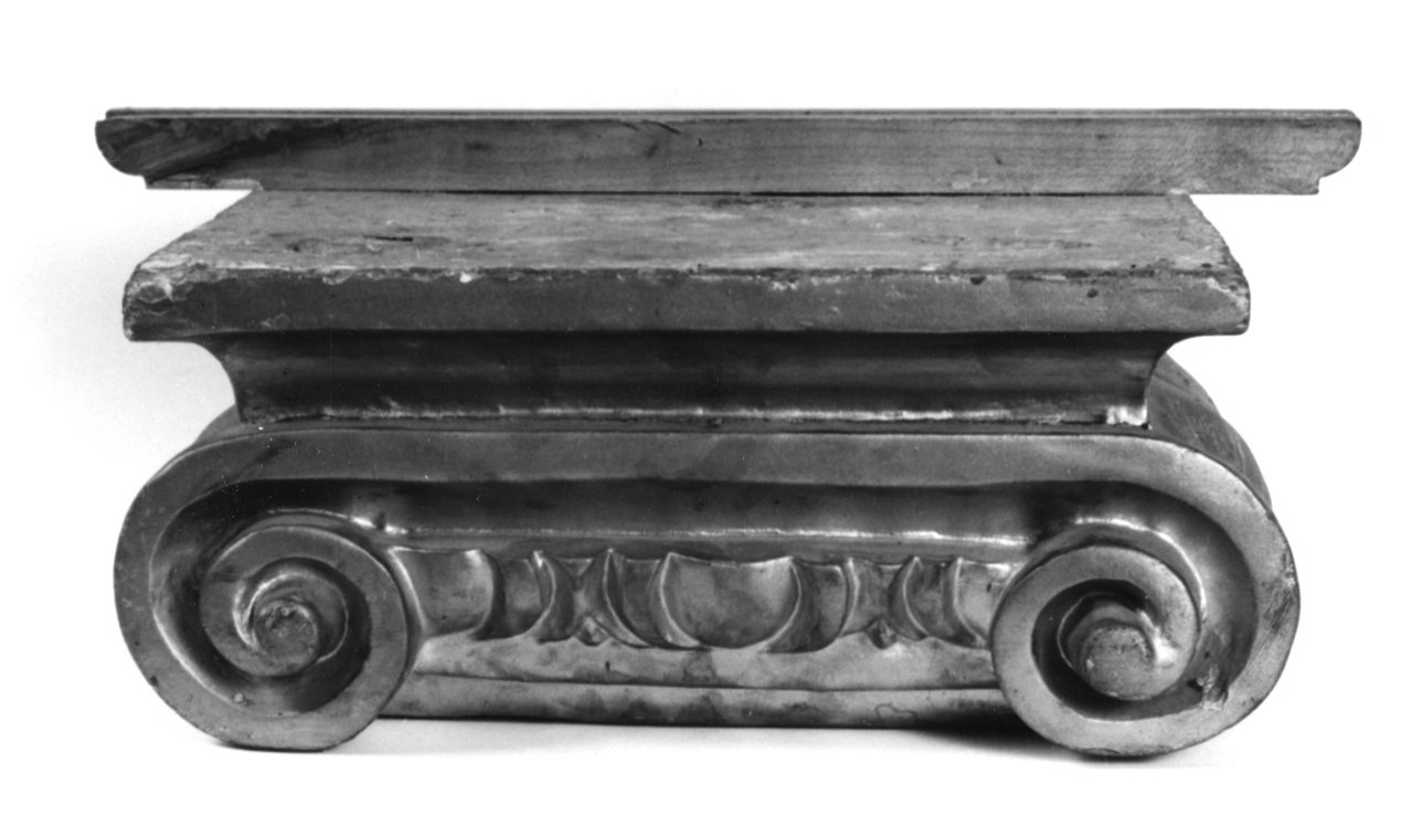 piedistallo, elemento d'insieme - bottega della Valle di Susa (metà sec. XIX)