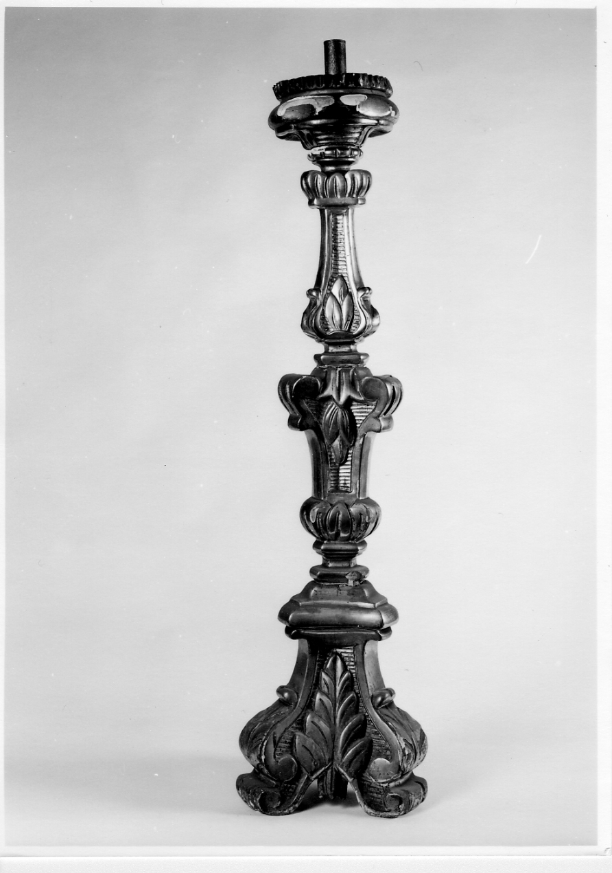 candeliere d'altare, serie - bottega piemontese (prima metà sec. XVIII)