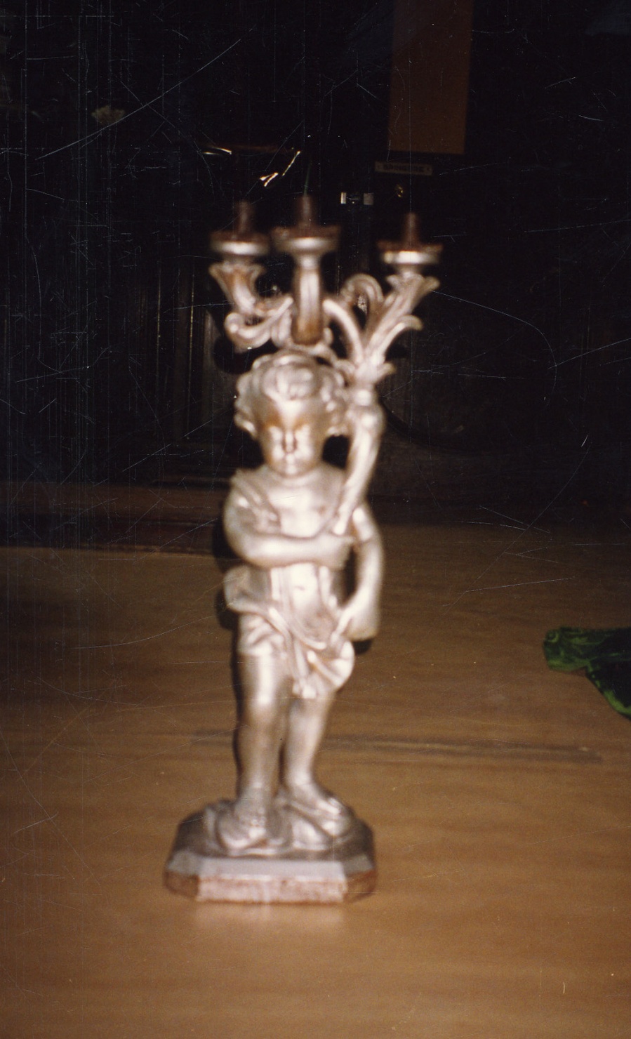 angioletto reggicandelabro (candelabro - a statua, serie) - bottega piemontese (seconda metà sec. XVIII)