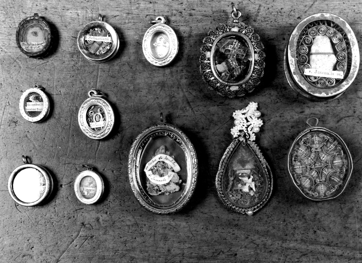 reliquiario, serie - ambito piemontese (fine/inizio secc. XVIII/ XIX)