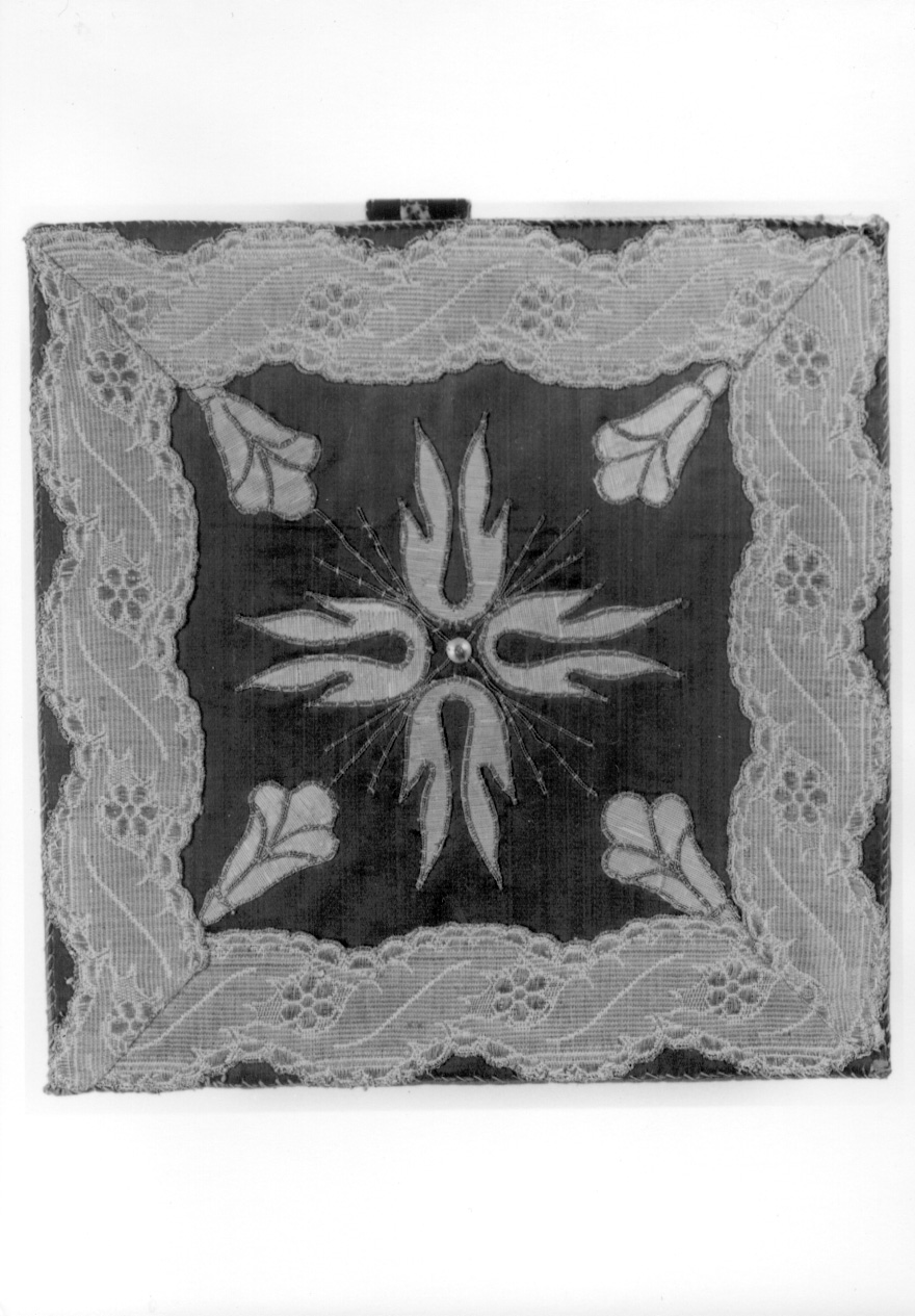 borsa del corporale, elemento d'insieme - manifattura italiana (fine/inizio secc. XIX/ XX)